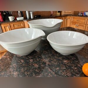 Emeril Wedgwood Professional Nesting Pour Spout Mixing Bowl Adobe Clay Celadon